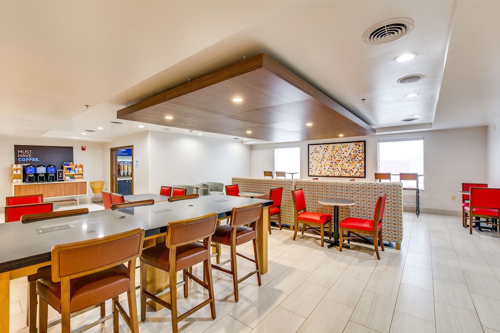 Holiday Inn Express Vincennes by IHG - photo 24