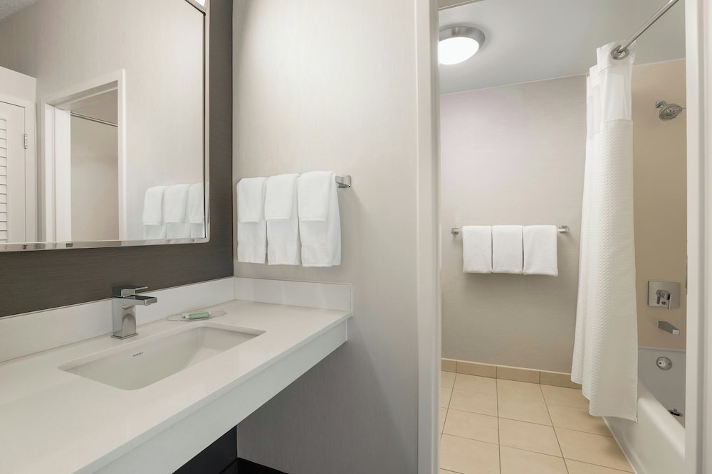 Courtyard by Marriott Minneapolis St. Paul Airport - photo 12