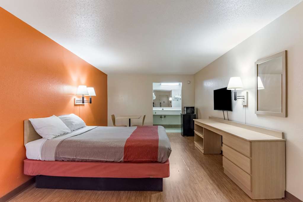 Motel 6 Raleigh NC Cary - photo 6