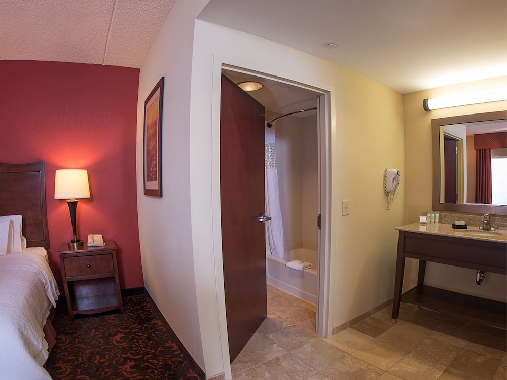 Hampton Inn & Suites Woodstock VA - photo 19