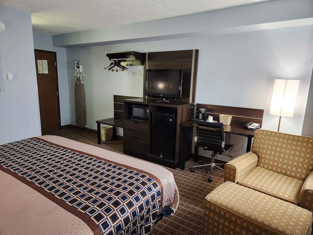 Stillwater Inn & Suites - photo 16