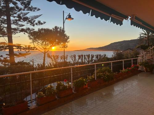 Seaside Heritage Retreat by Holiday World — 4-Star Luxury Hotel in Ospedaletti, Italy