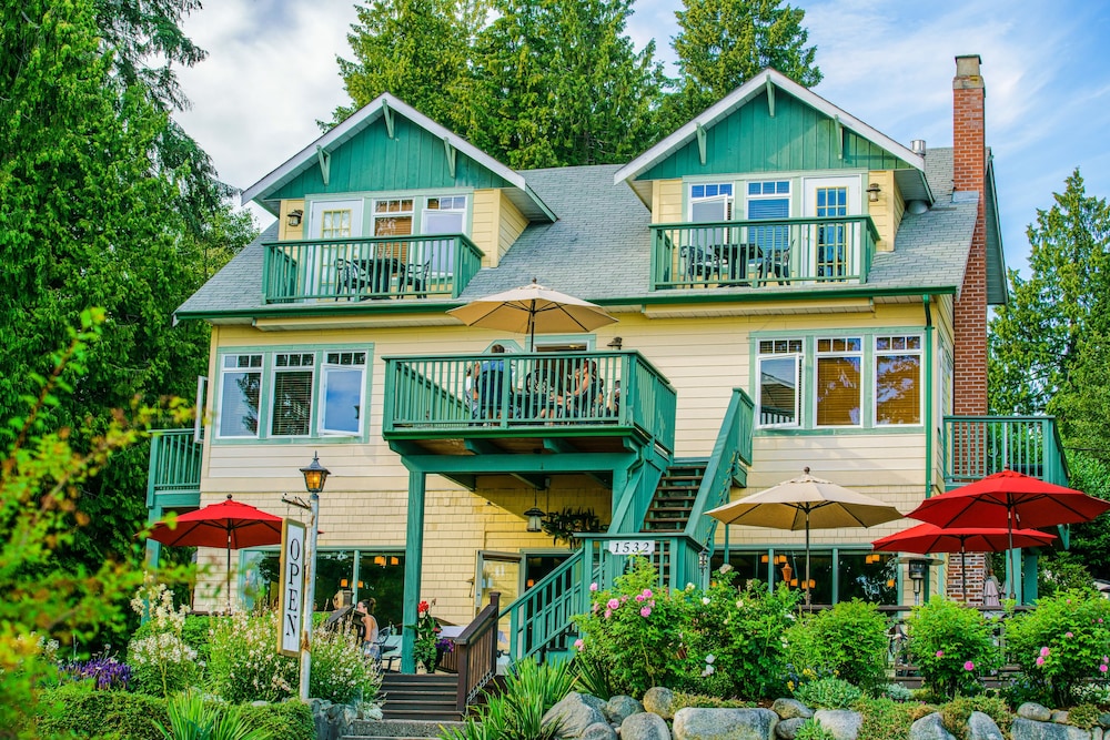 Bonniebrook Lodge — 4-Star Luxury Hotel in Gibsons, Canada