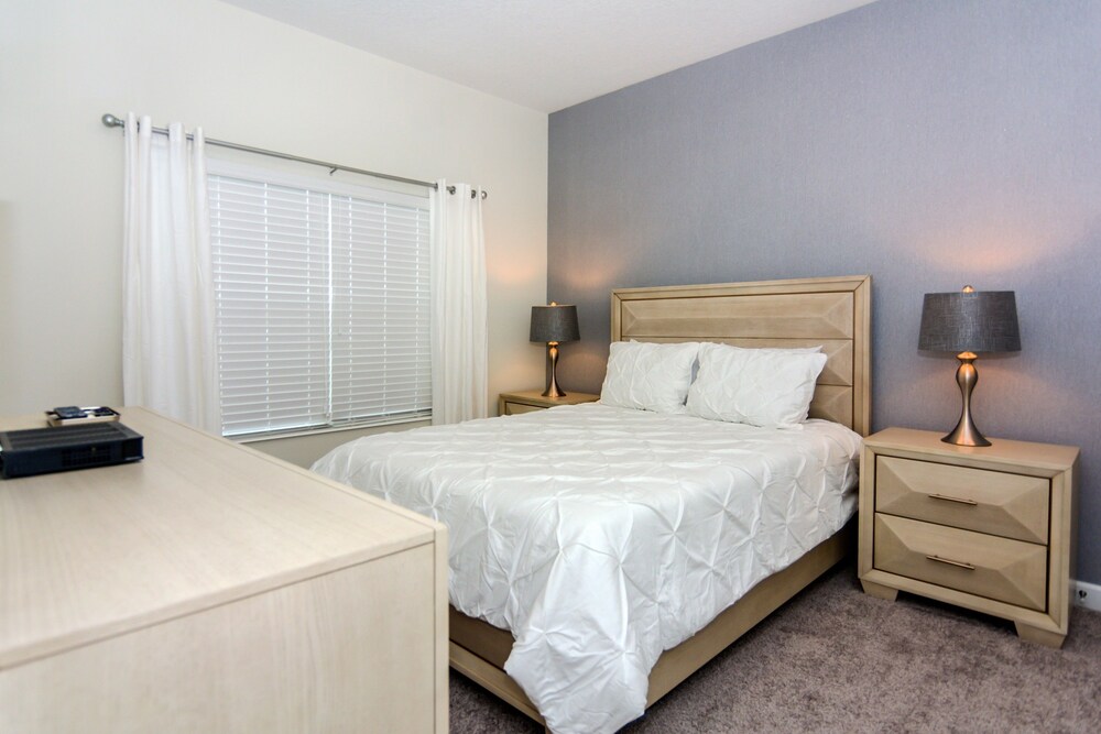5 Bedrooms 4 Bathrooms Storey Lake 2373 Rt - photo 5