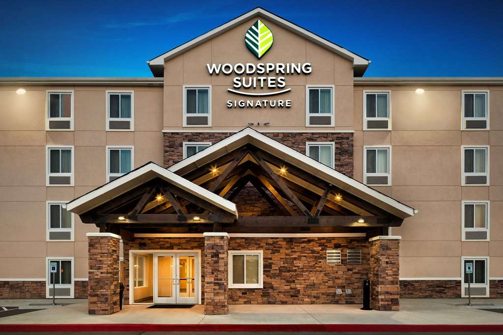 WoodSpring Suites Houston IAH Airport - photo 2