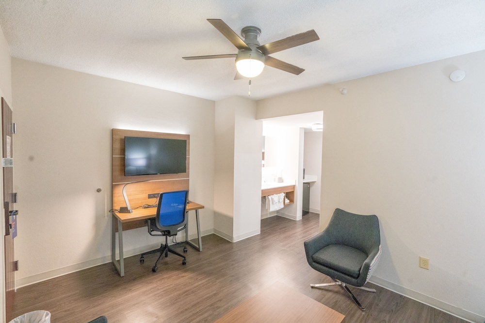 Holiday Inn Express & Suites Nashville Brentwood I 65 by IHG - photo 17