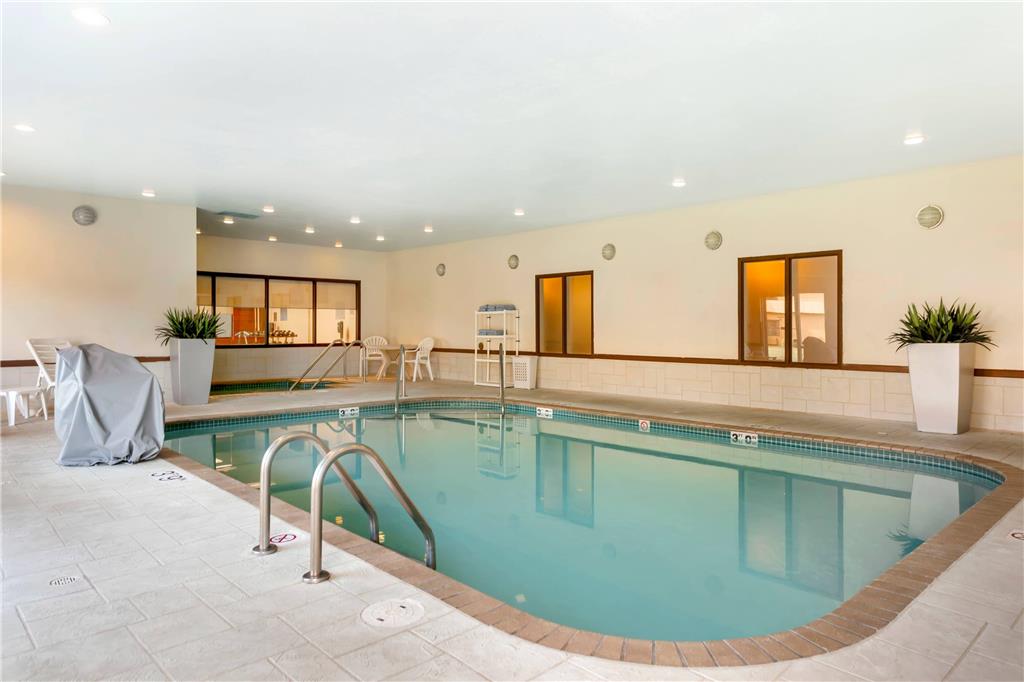 Comfort Inn & Suites Green Bay Stadium Area - photo 22