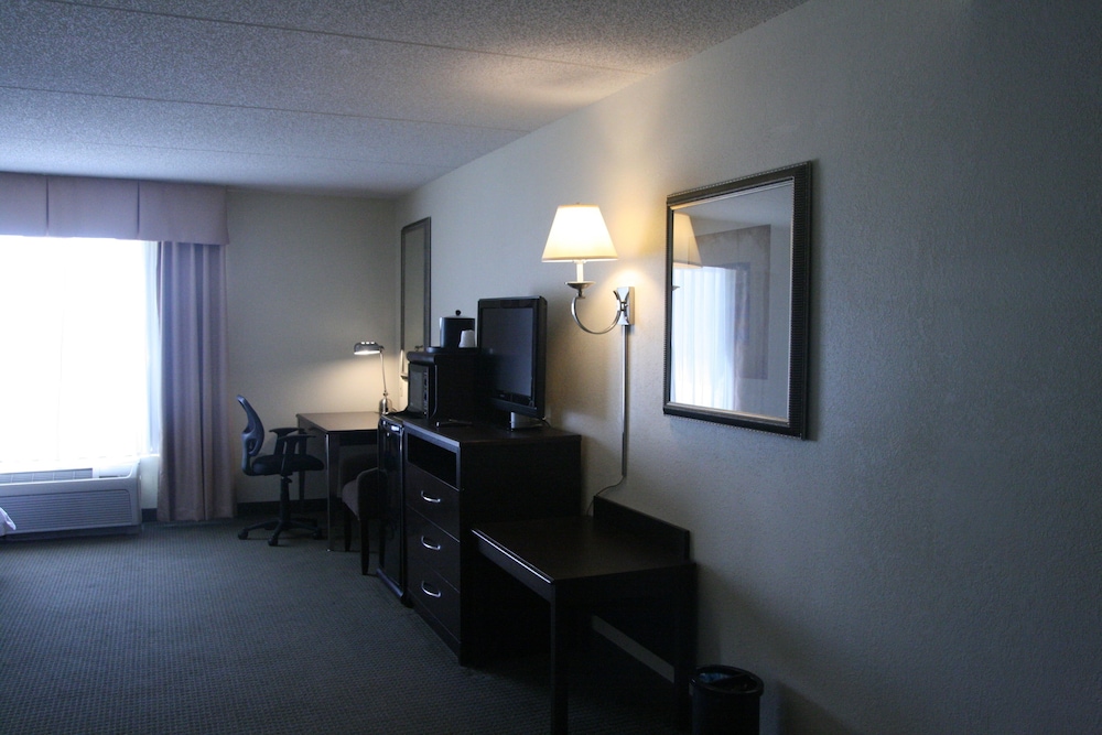 Hampton Inn & Suites Lino Lakes - photo 16