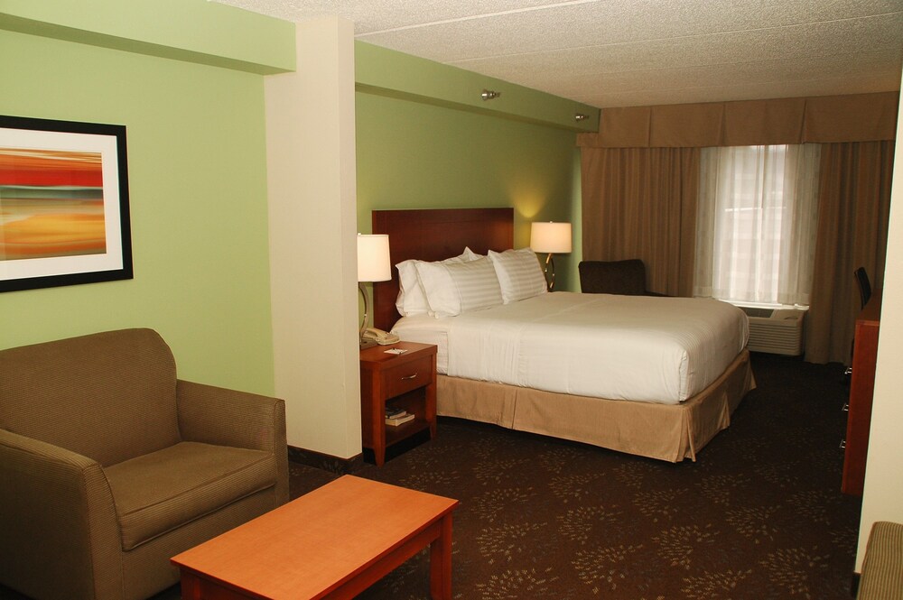 Holiday Inn Express Hotel & Suites Birmingham Irondale by IHG - photo 23