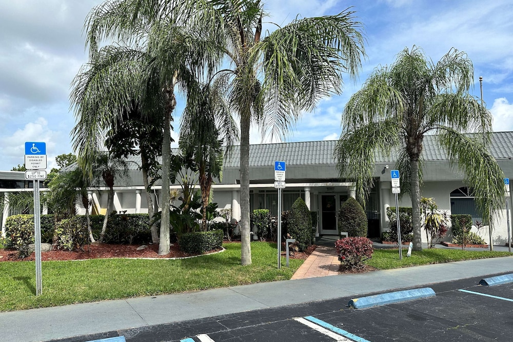 Ramada by Wyndham Cocoa in Cocoa Beach, United States