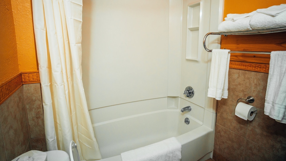 Quiet Corner Inn - photo 49