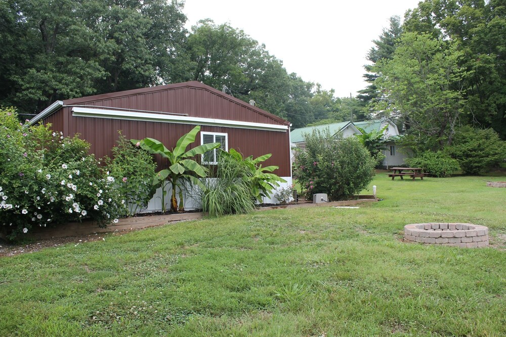 Shawnee Trails Lodging and Suites - photo 40