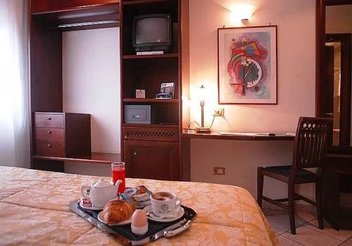 Hotel Rea — Casalnuovo Di Napoli — photo 3