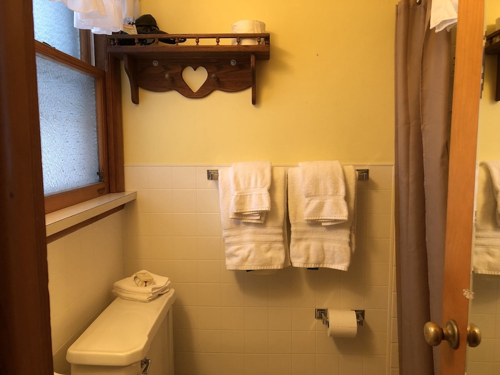 Ludington Blue Spruce Inn - photo 14
