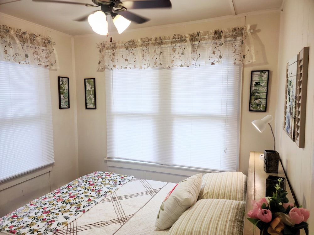 Edgewater Resort Cottage #1 - photo 20