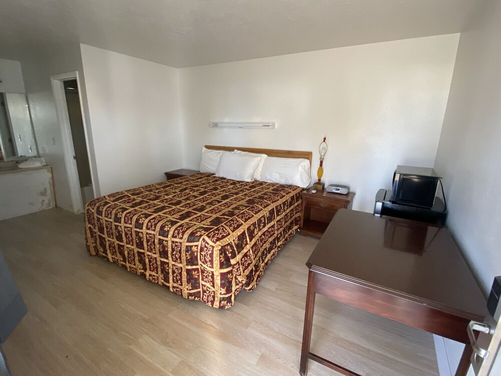Mcdermitt Hotel - photo 12