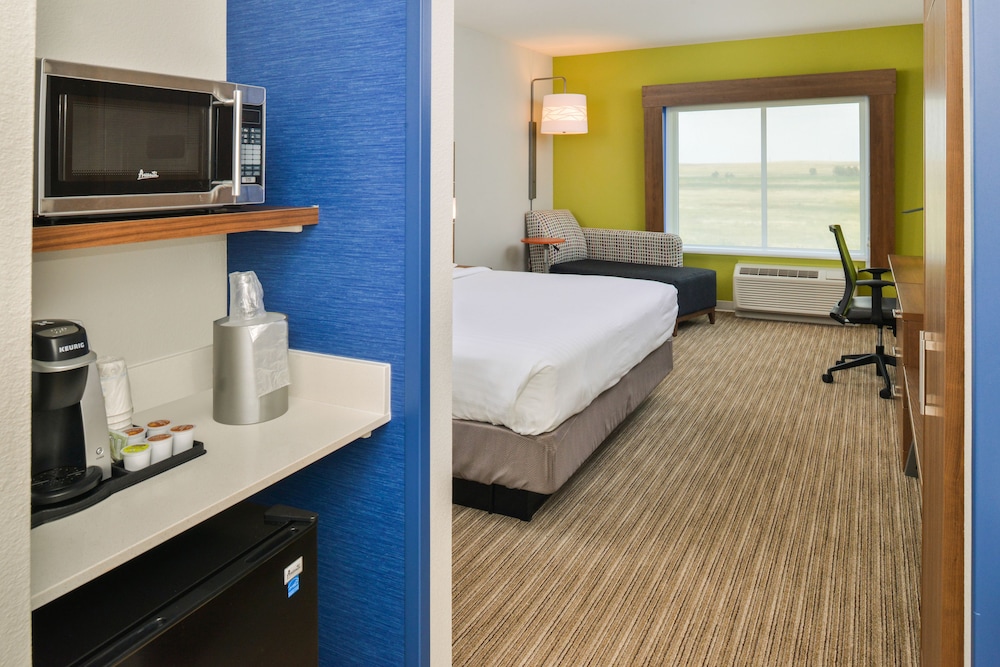 Holiday Inn Express & Suites Chadron by IHG - photo 5