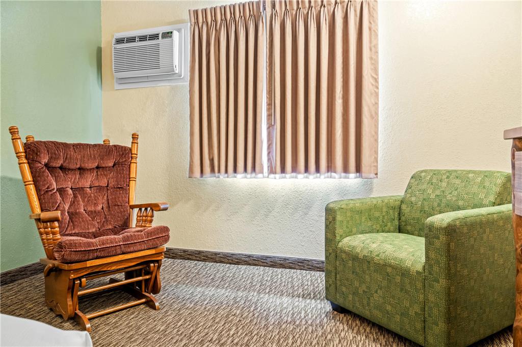 Econo Lodge Custer Crazy Horse Area - photo 23