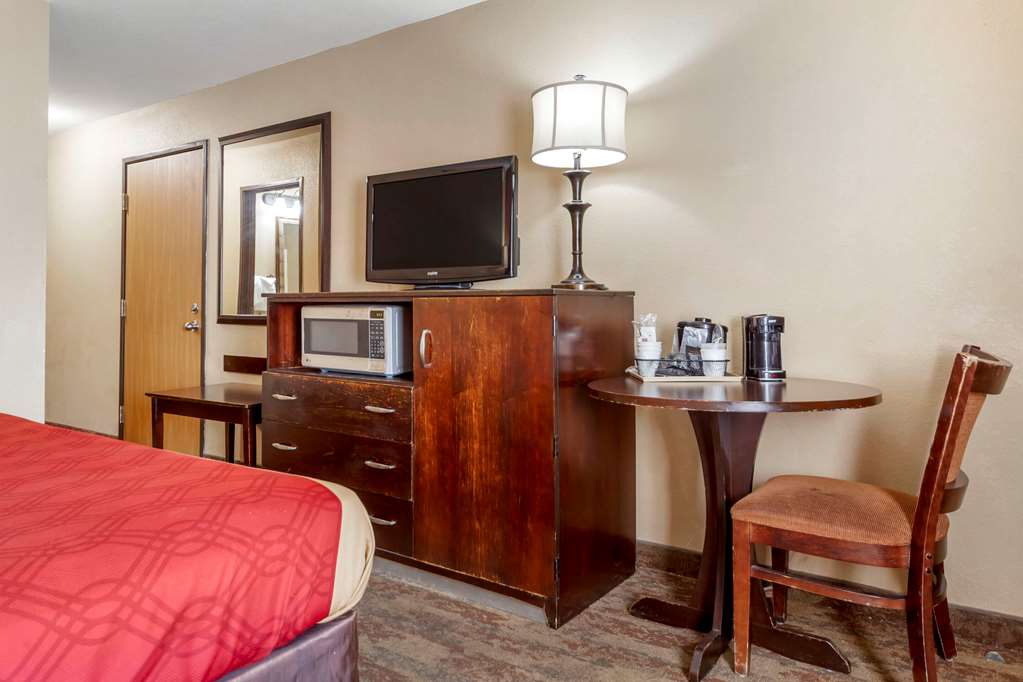 Econo Lodge Black Hills - photo 19