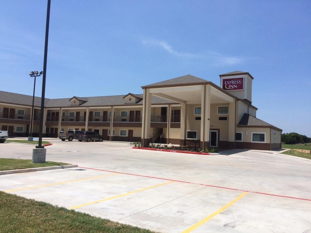Express Inn - carbon neutral hotel in Wharton