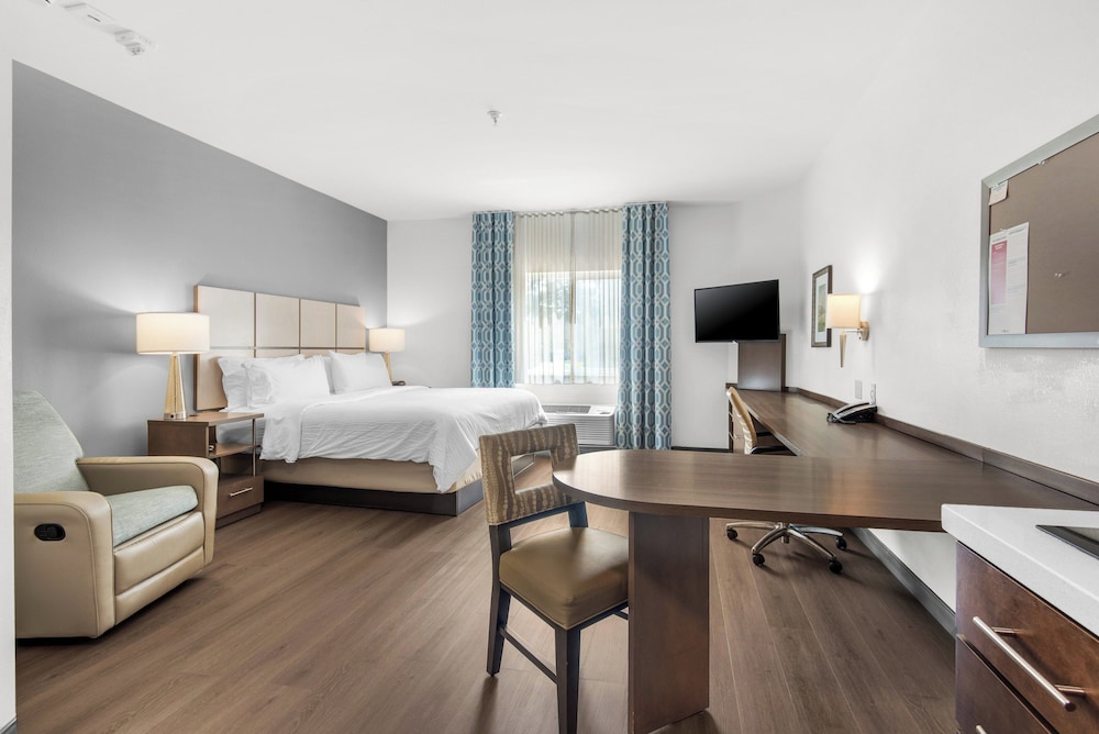 Candlewood Suites Pensacola University Area by IHG - photo 8