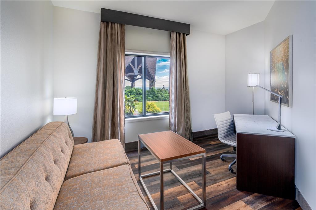 Aiden by Best Western Warm Springs Hotel and Event Center - photo 23