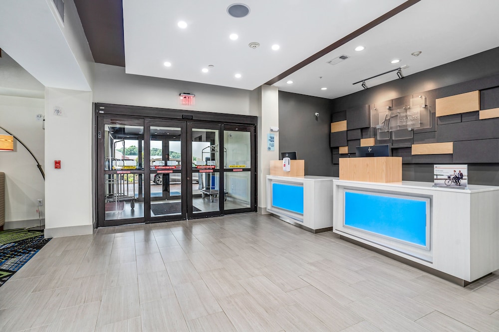 Holiday Inn Express Suites Van Buren Ft Smith Area by IHG - photo 75