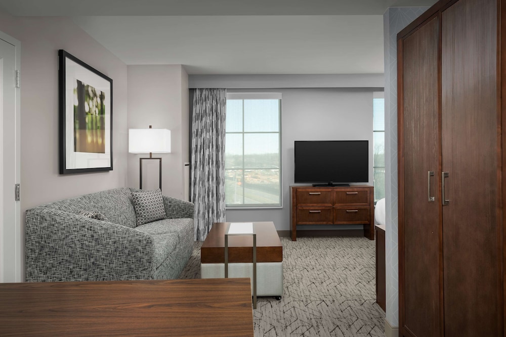 Embassy Suites Springfield - photo 21