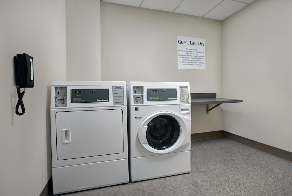 Holiday Inn Express & Suites Milwaukee Brookfield by IHG - photo 31