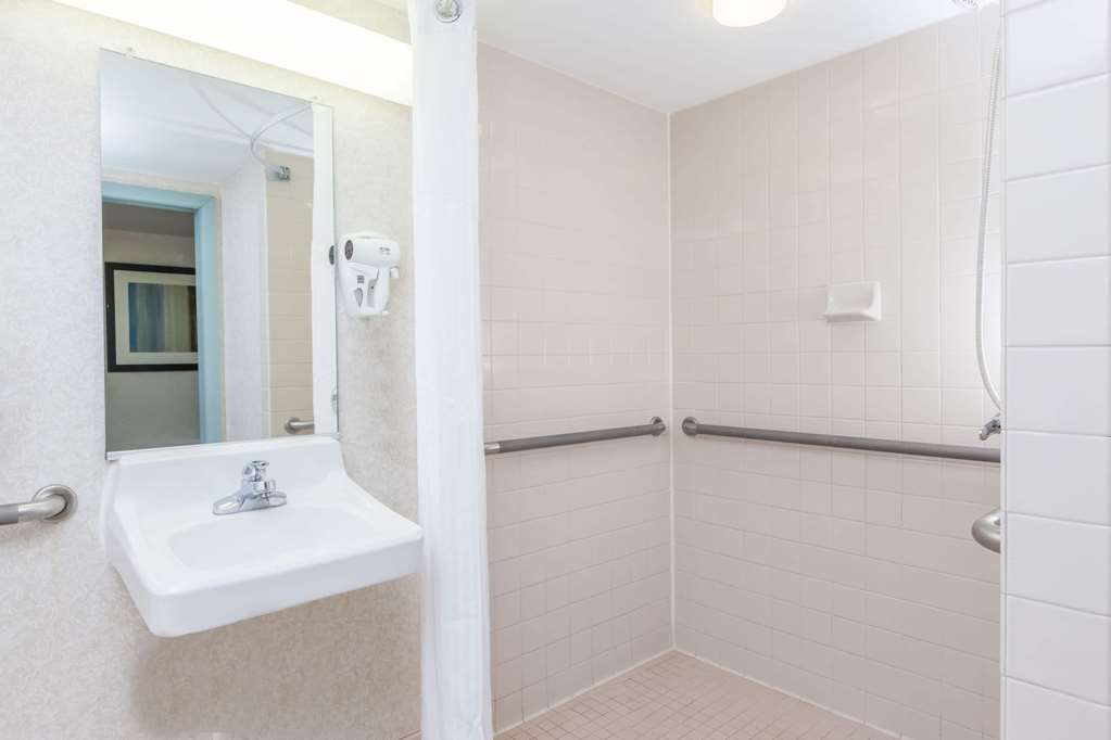 Wyndham Virginia Beach Oceanfront - photo 23