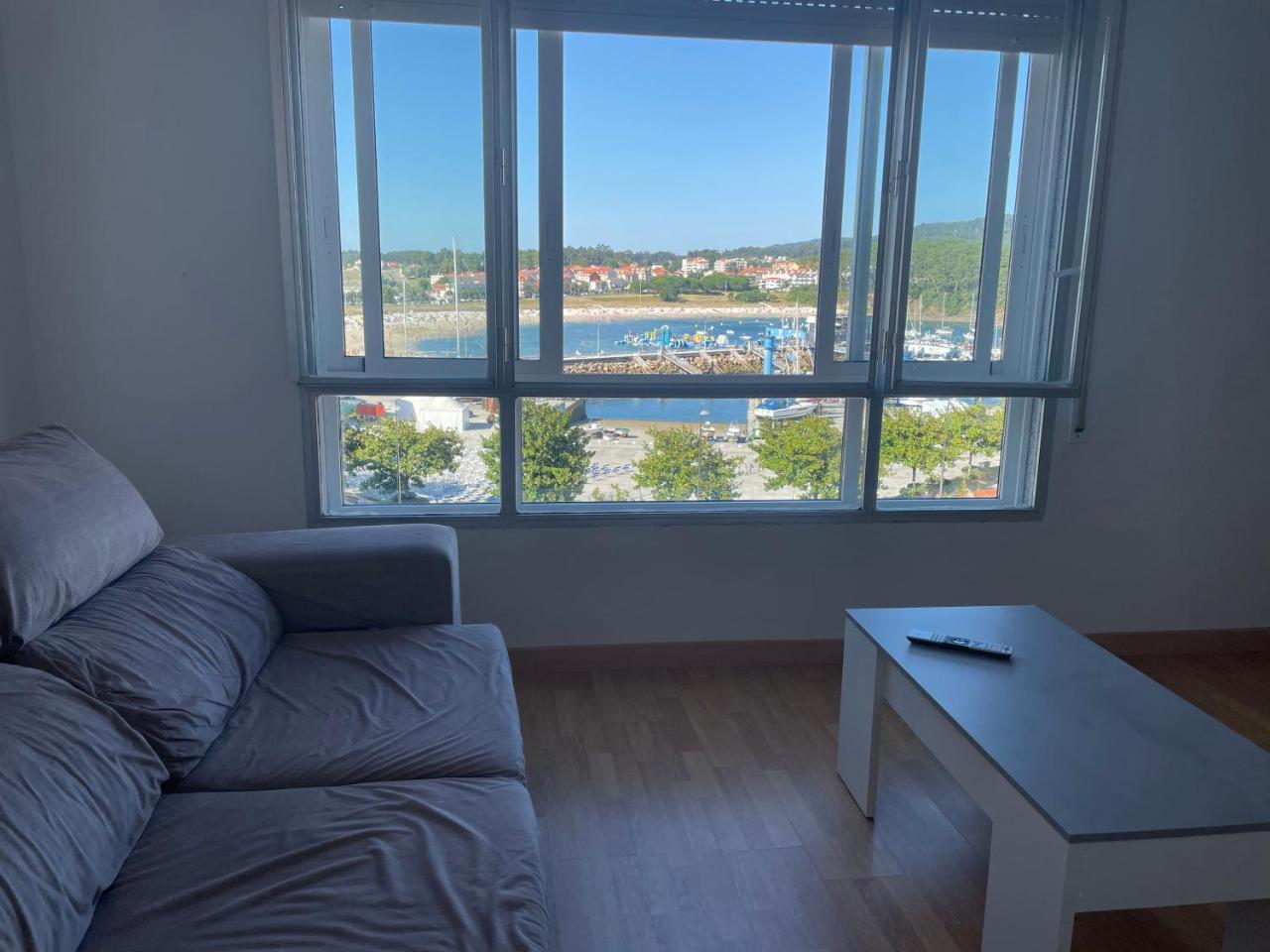 Piso En Portonovo Con Vistas a la Playa — hotel in Portonovo