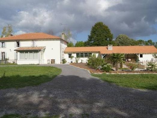 Domaine De L Escuderia — Parentis En Born
