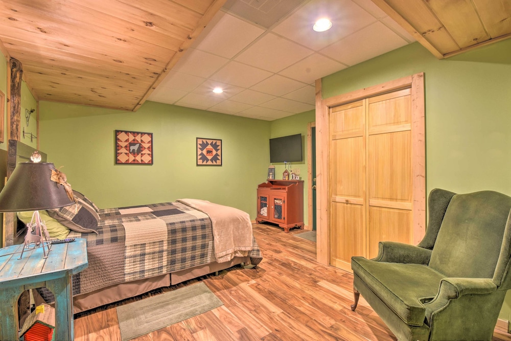 Dreamy Ellijay Resort Cabin with Game Room And Decks - photo 7
