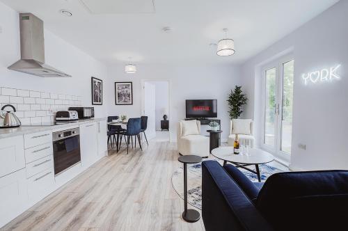 Parlour Barn - carbon neutral hotel in Leek