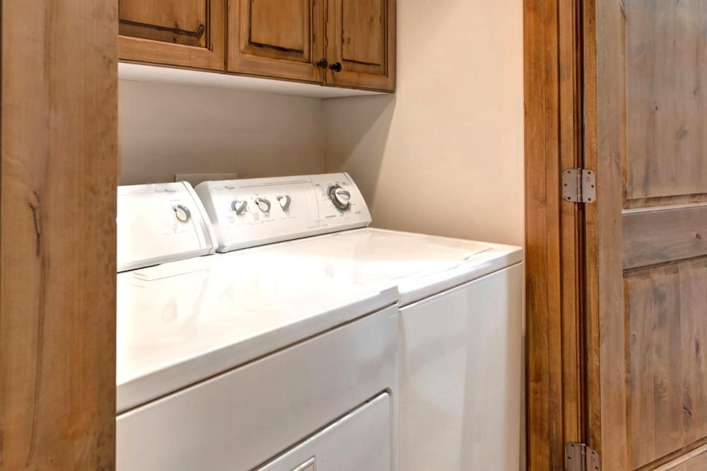 KBM Resorts Walk to Lifts and Main St Rent 1416 and 1418 Townhomes together Pri Hot tub PPS 1418 - photo 27