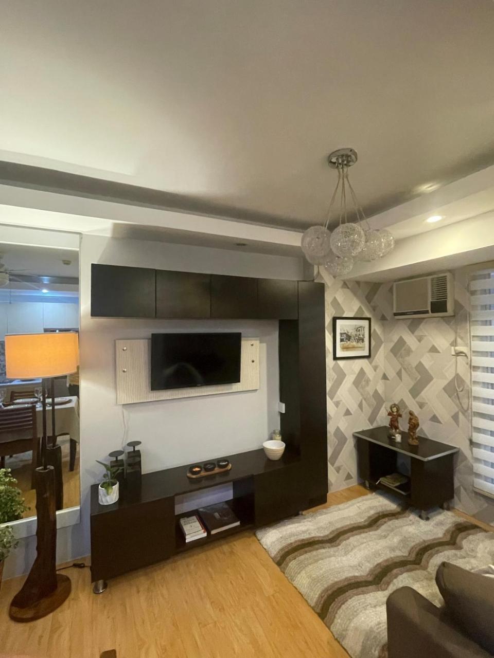 Bed in Share Apartment Avida Towers Cebu IT Park — 5-Star Luxury Hotel in Cebu City, Philippines