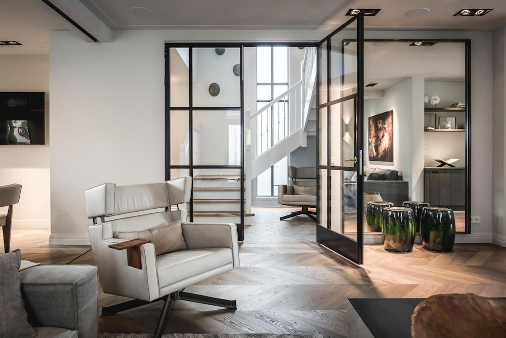 Boutique Hotel Villa Kranenbergh in Bergen, Netherlands