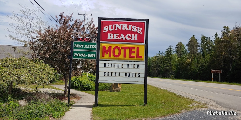 Sunrise Beach Motel - photo 27