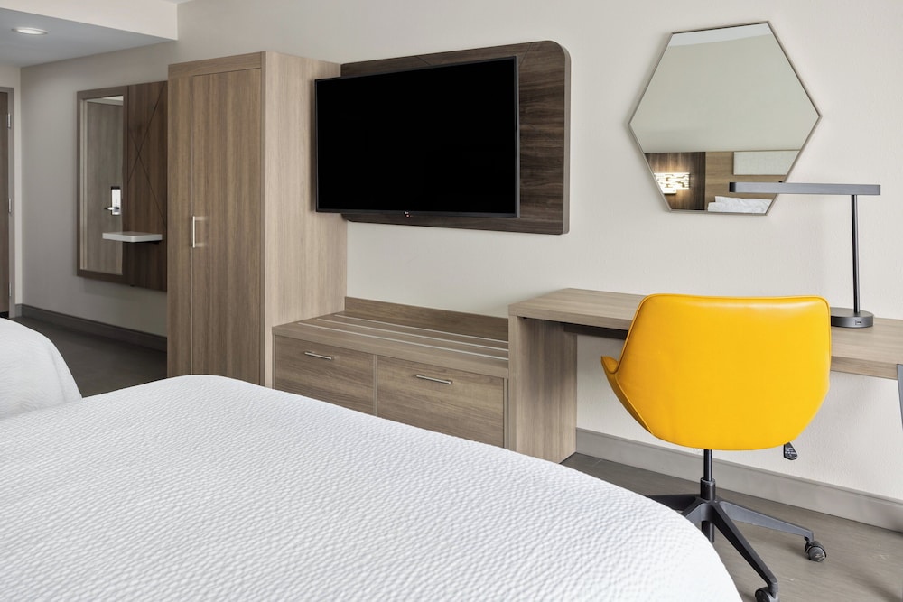 Holiday Inn Express & Suites Waynesboro East by IHG - photo 7