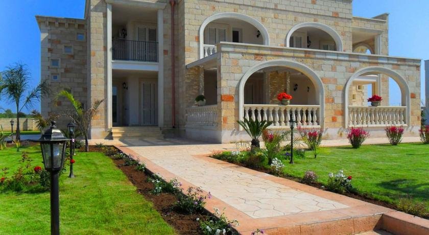 Villa Rosa Candida — 4-Star Luxury Hotel in Melendugno, Italy
