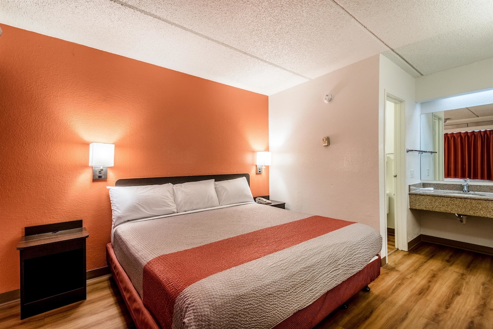 Motel 6 Birmingham AL - photo 9