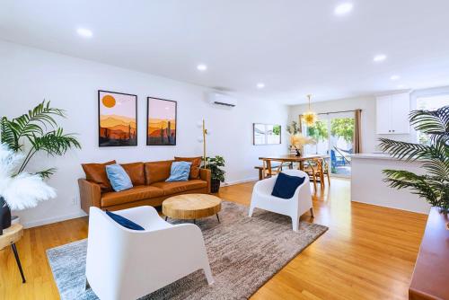 Spacious 3BR Home Near Disneyland & Knotts Berry Farm — 4-Star Luxury Hotel in Fullerton, United States
