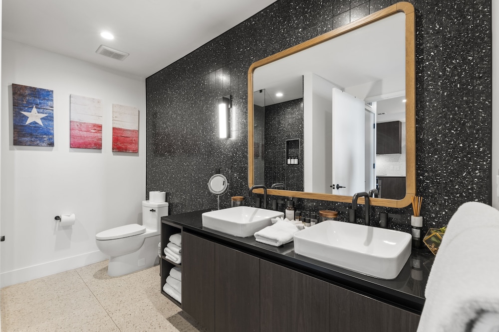 Austin Condo Hotel - photo 779