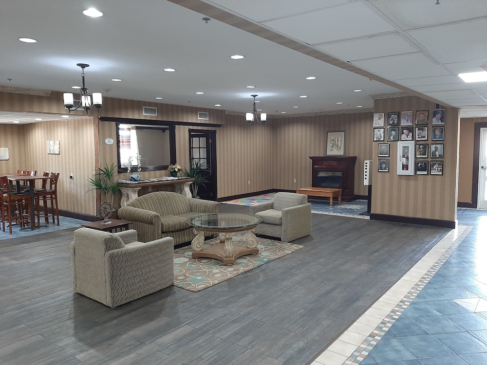 The Regal Hotel - photo 2