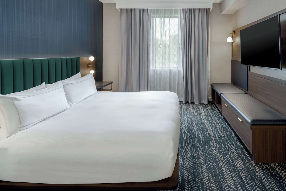DoubleTree Suites by Hilton Hotel Mt. Laurel - photo 13