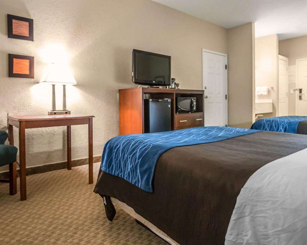 Quality Inn & Suites Dixon near I 88 - photo 15