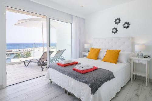 Casa Mercedes terrace with Sea Views Puerto del Carmen — 4-Star Luxury Hotel in Puerto Del Carmen, Spain