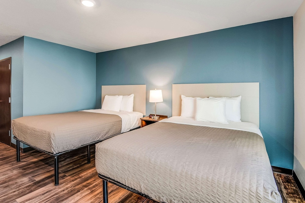 Woodspring Suites West Des Moines - photo 24