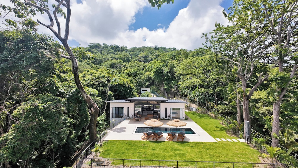 Villa Alba — 4-Star Luxury Hotel in Nicoya, Costa Rica