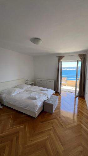 Panorama Apartment Jakov — 4-Star Luxury Hotel in Omis, Croatia